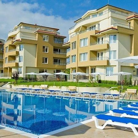 Аппартамент Pines Beach Resort 比亚拉 外观 照片